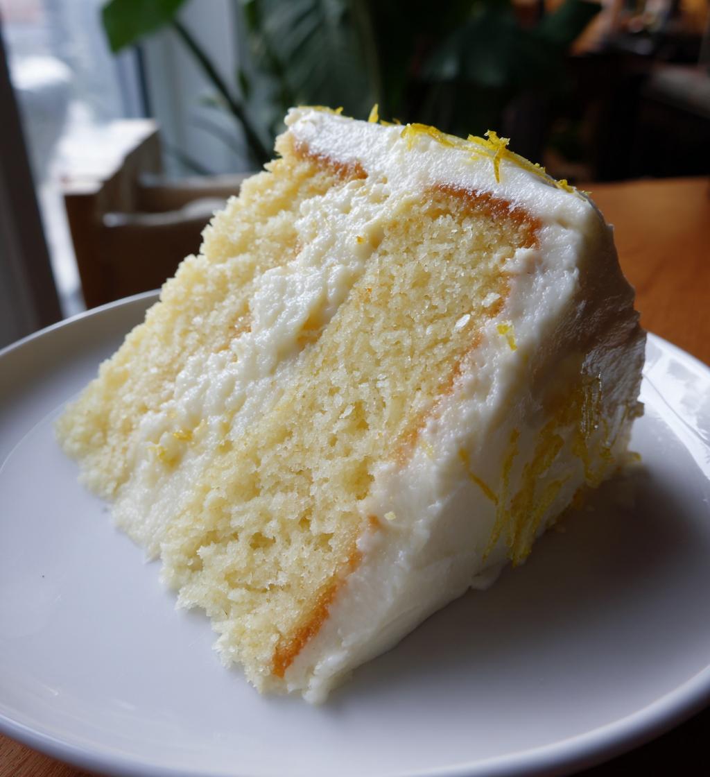 lemon truffle cake - detail 1